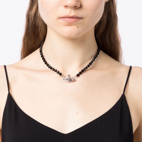 Rare! Vivienne Westwood Bas Relief pearl-chain choker